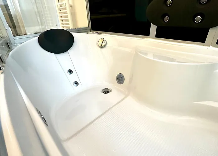 Beefree Whirlpoolsuite34-free Parking & Fast Internet Apartmán Pasov